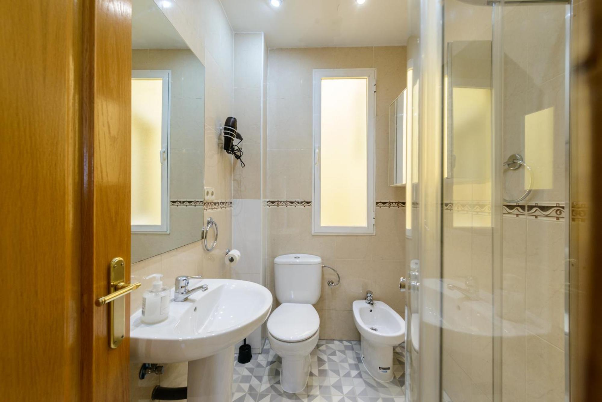 Amplio Piso En Madrid Centro Con Vistas Al Templo De Debod Apartamento Exterior foto